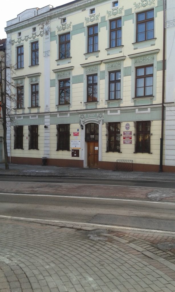 Na zdjęciu widać budynek Urzędu Miasta Oświęcim
