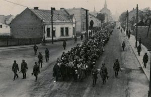 Zdjęcie archiwalne14 czerwca 1940 r. – Tarnów. Fot. Archiwum Historii Holokaustu, Noordwijk, Holandia