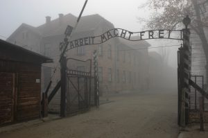 Muzeum i Miejsce Pamięcci Auschwitz-Birkenau Brama Arbeit Macht Frei