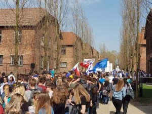 Uczestnicy Marszu Żywych w Auschwitz