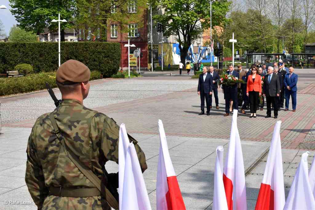 Delegacje zgromadzone na placu Tadeusza Kościuszki