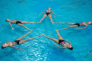 Oświęcim. Balet wodny w krytej pływalni. 21 czerwca ruszają zawody w pływaniu artystycznym w ramach Igrzysk Europejskich 2023