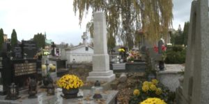 Oświęcim. Organizacja ruchu przy oświęcimskich cmentarzach w związku z dniem Wszystkich Świętych